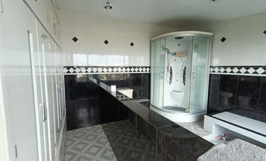 Casa en venta con tres habitaciones y jardín en Tizatlan, Tlaxcala.