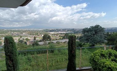 Casa en venta con tres habitaciones y jardín en Tizatlan, Tlaxcala.