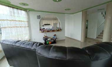 Casa en venta con tres habitaciones y jardín en Tizatlan, Tlaxcala.