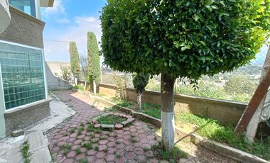 Casa en venta con tres habitaciones y jardín en Tizatlan, Tlaxcala.