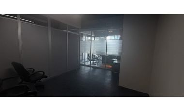 OFICINA / CALLE 50 / TORRE GLOBAL BANK / 102m2 / VACIA