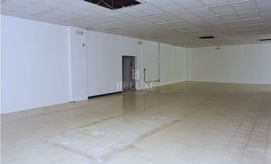 ALQUILO LOCAL EN PLAZA EL CANGREJO (8)