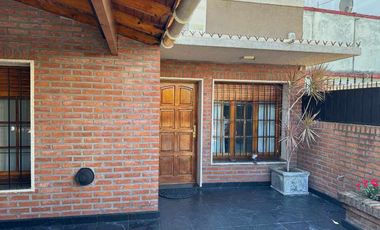 Casa PH en venta en Wilde Centro