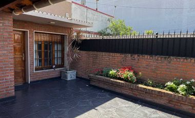 Casa PH en venta en Wilde Centro
