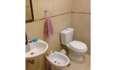---APTO CREDITO--- CASA 2 DORMITORIOS CON AMPLIO PARQUE