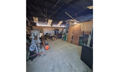 GALPÓN EN ZONA INDUSTRIAL