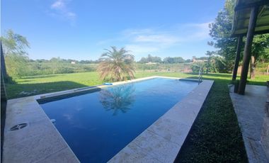 Casa quinta en Colonia con pileta y paisaje divino! Ahora financiado!