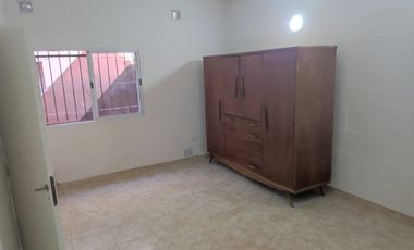 Departamento Tipo Casa en alquiler en Moron Centro