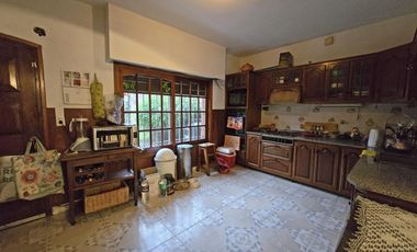 VENTA CASA 6 AMBIENTES EN CARAPACHAY