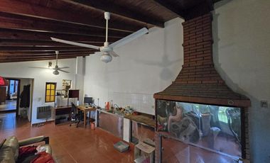 VENTA CASA 6 AMBIENTES EN CARAPACHAY