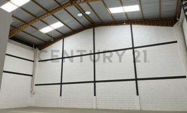 Alquiler Bodega Industrial de 305m2 en Parque Industrial, EliA