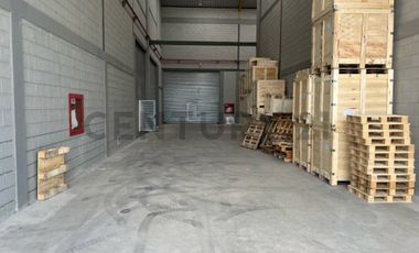 Alquiler Bodega Industrial de 305m2 en Parque Industrial, EliA