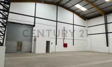 Alquiler Bodega Industrial de 305m2 en Parque Industrial, EliA