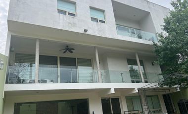 Casa en  Venta en Camino a al Diente Priv. Flor de Piedra