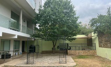Casa en  Venta en Camino a al Diente Priv. Flor de Piedra