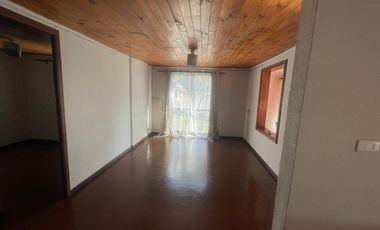 Vive a solo 2 cuadras del centro de San Vicente.