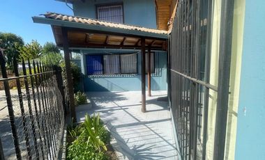 Vive a solo 2 cuadras del centro de San Vicente.