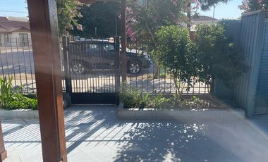 Vive a solo 2 cuadras del centro de San Vicente.
