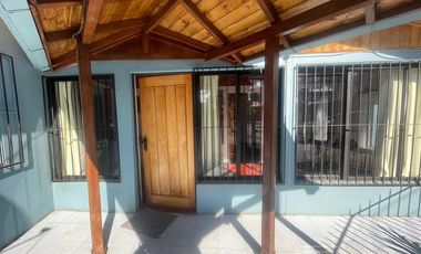 Vive a solo 2 cuadras del centro de San Vicente.