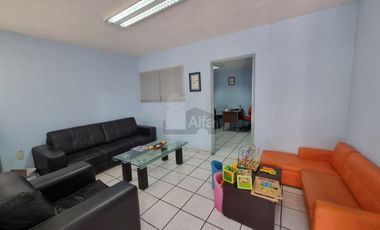 Casa en venta en colonia Manzanares precio de oportunidad!