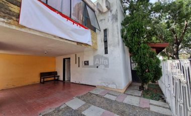 Casa en venta en colonia Manzanares precio de oportunidad!