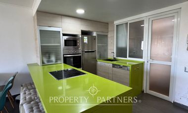 Cómodo departamento con jardín en Marbella, arriendo año corrido