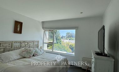 Cómodo departamento con jardín en Marbella, arriendo año corrido