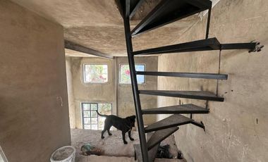 Propiedad con 2 departamentos en zona Colomos, Zapopan