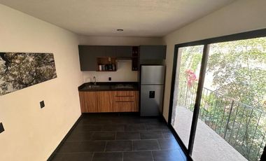Propiedad con 2 departamentos en zona Colomos, Zapopan