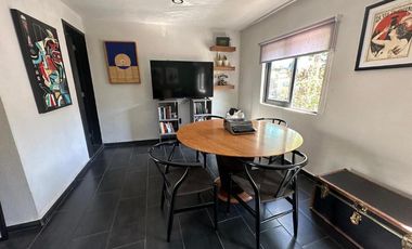 Propiedad con 2 departamentos en zona Colomos, Zapopan