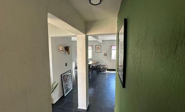 Propiedad con 2 departamentos en zona Colomos, Zapopan