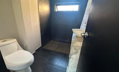 Propiedad con 2 departamentos en zona Colomos, Zapopan