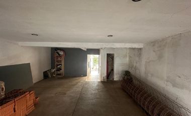 Propiedad con 2 departamentos en zona Colomos, Zapopan