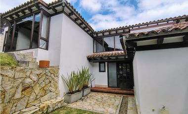 Hermosa casa.española en Encenillos de Sindamanoy.