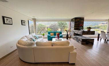 Casa Exclusiva en Venta – Casa de Campo, La Calera, Cundinamarca