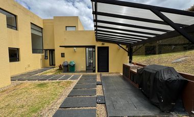 Casa Exclusiva en Venta – Casa de Campo, La Calera, Cundinamarca