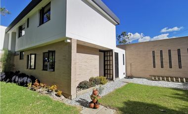 Venta  de Casa Campestre en el Retiro