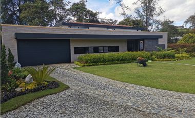 Venta  de Casa Campestre en el Retiro