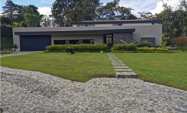 Venta  de Casa Campestre en el Retiro