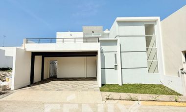Casa en venta en Fracc. Privado en Coatepec: Más de 90 metros de Jardín