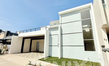 Casa en venta en Fracc. Privado en Coatepec: Más de 90 metros de Jardín