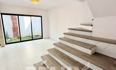 Preciosa casa estilo colonial mexicano en venta - Fracc. Privado en Coatepec