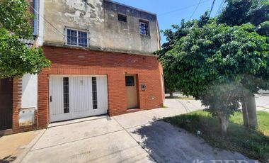 Venta PH 2 ambientes con patio en Ciudadela