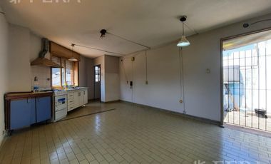 Venta PH 2 ambientes con patio en Ciudadela