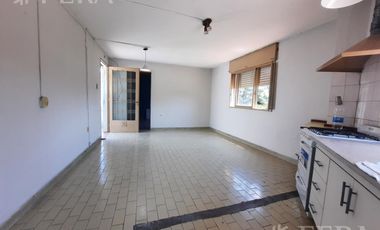 Venta PH 2 ambientes con patio en Ciudadela