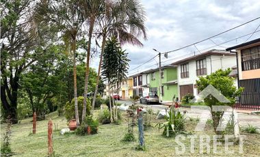 Casa en conjunto cerrado en La Paz