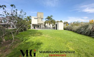 Casa en venta y alquiler, 5 ambientes. Terralagos, Canning.