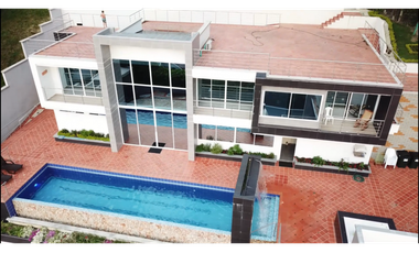 VENTA DE CASA EN CONJUNTO CERRADO EN PIEDECUESTA   COD: 759