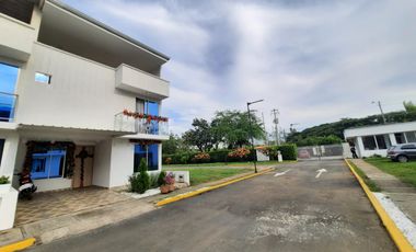 Vendo Casa en Jamundí en Condominio de 3 niveles, Remodelada.