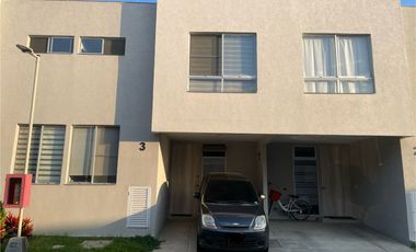 Precio De Oportunidad¡ Casa Remodelada De 104 M2 En Condominio Exclusivo De Ciudad Country